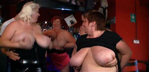  Huge boobs bbw party in the bar